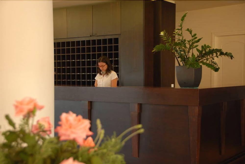 Bitzaro Grande & Hotell 3*